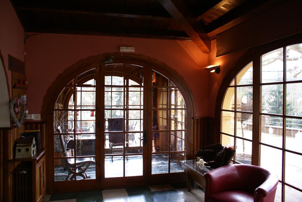Hostal De La Gloria Viladrau Luaran gambar