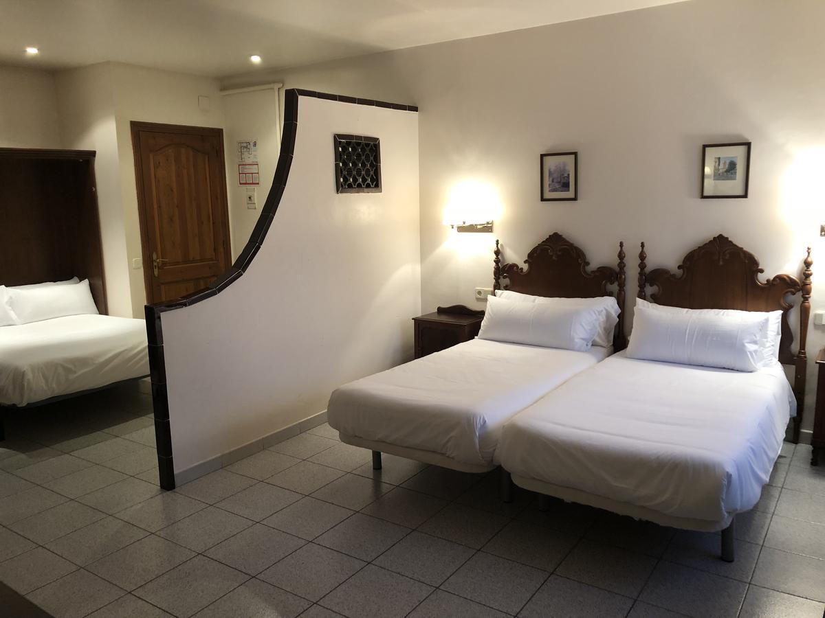 Hostal De La Gloria Viladrau Luaran gambar